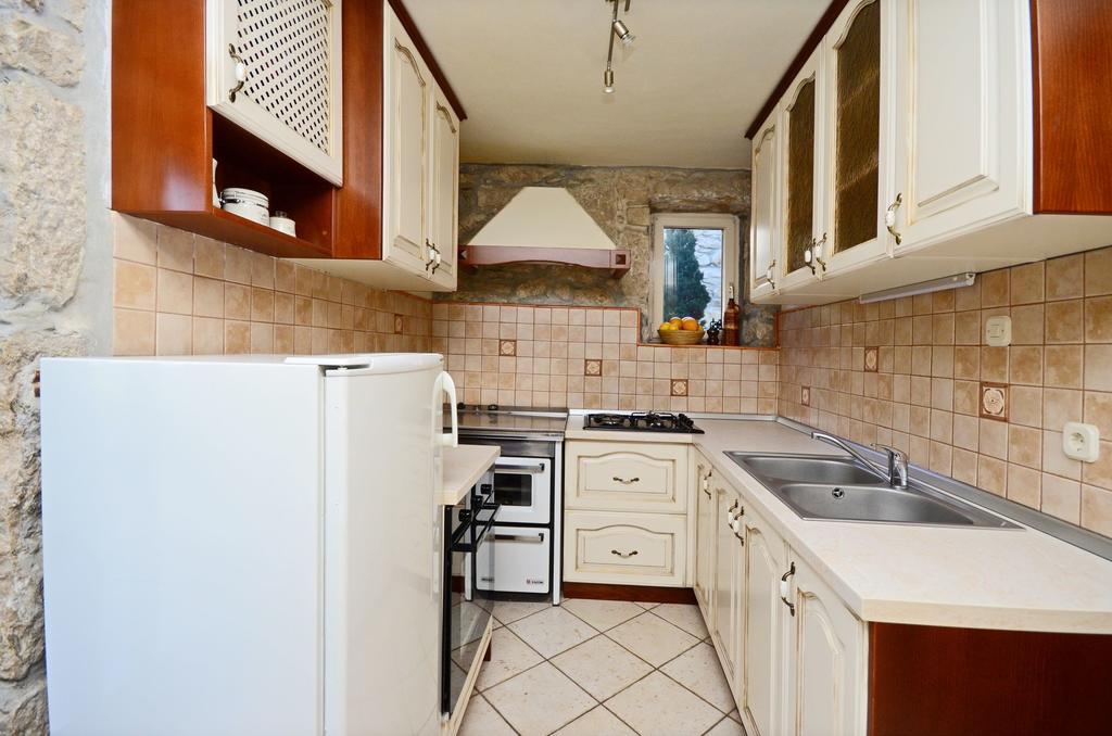 Apartment Josip Plomin Exterior photo